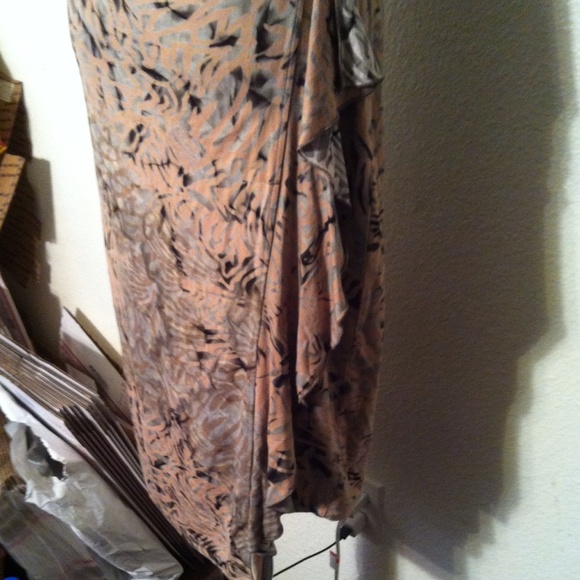 Dunía Wrap Style Dress - Picture 3 of 4